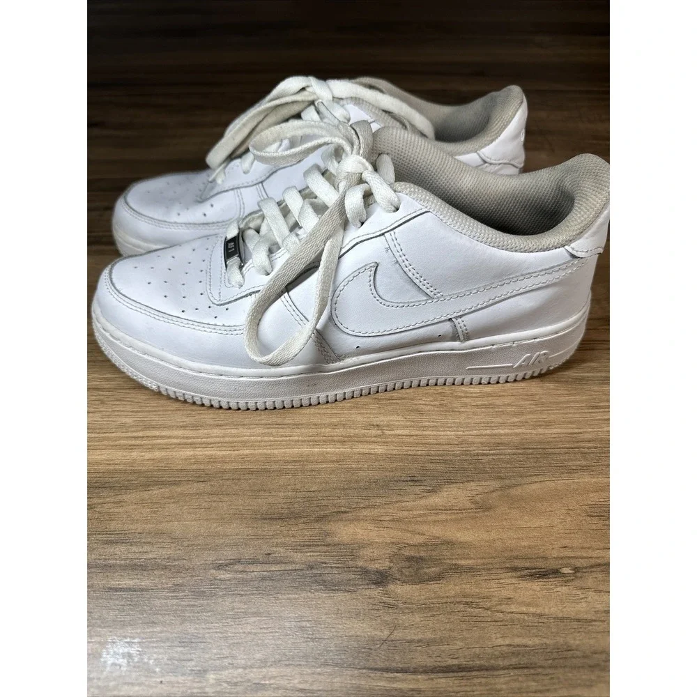 Nike this shoes